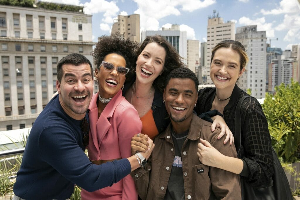 Júpiter (Thiago Martins), Andrômeda (Ramille), Vênus (Nathalia Dill), Plutão (Isacque Lopes) e Andrômeda (Juliana Paiva) em Família É Tudo