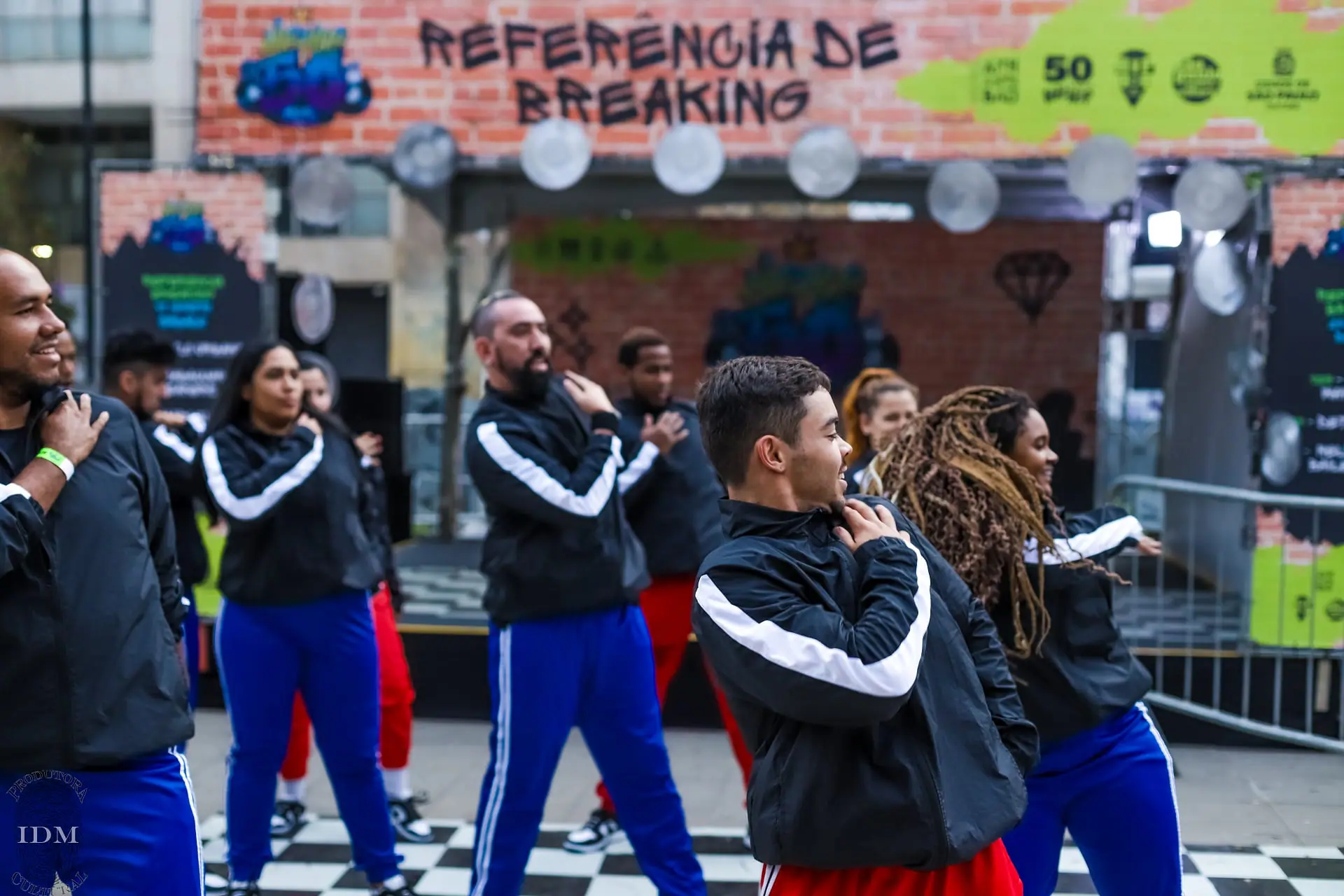 Integrantes do grupo Identidade em Movimento