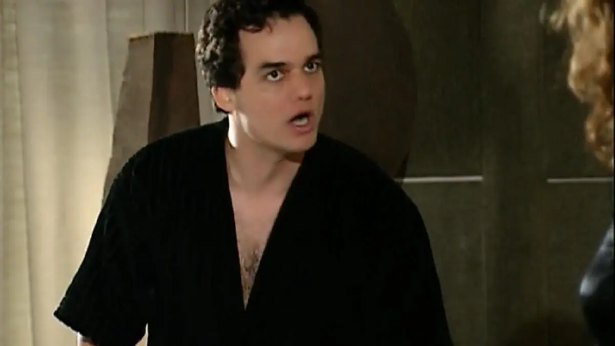 Olavo (Wagner Moura) em Paraíso Tropical