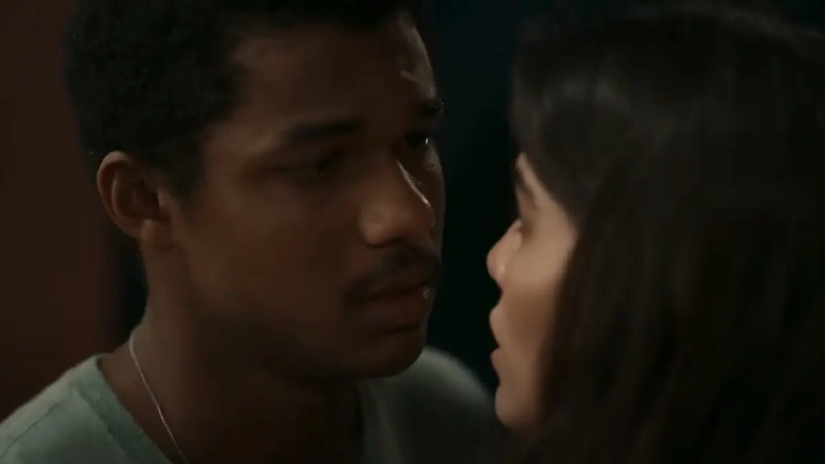 João Pedro (Juan Paiva) e Mariana (Theresa Fonseca) em Renascer