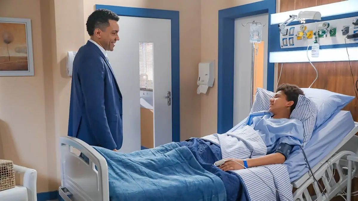 Téo (Miguel Schmid) e Bernardo (Fábio Ventura) de A Infância de Romeu e Julieta
