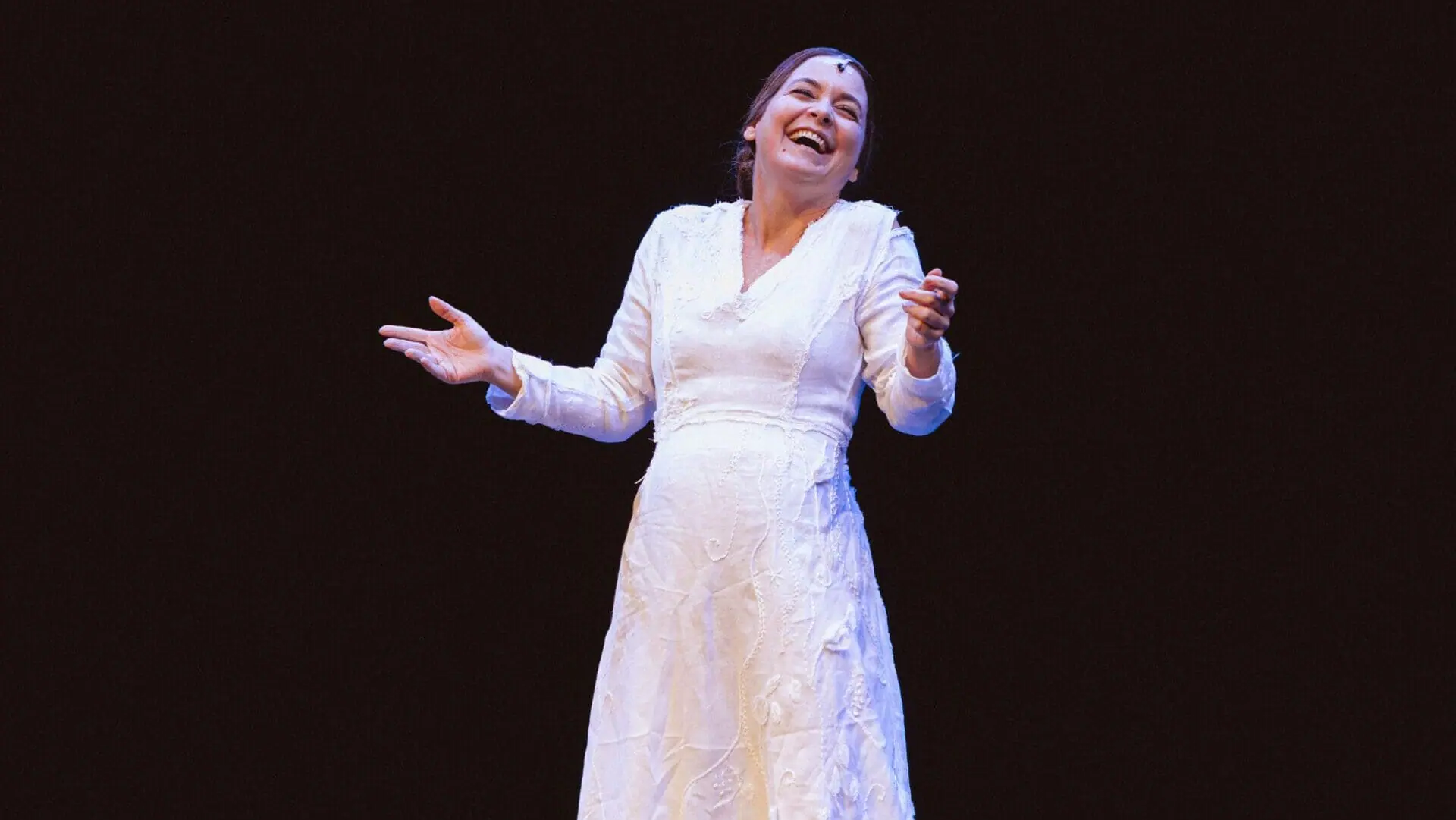 Cláudia Abreu em cena em Virginia