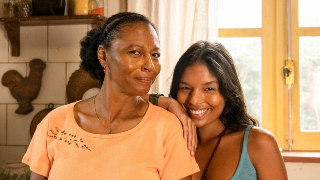 Inácia (Edvana Carvalho) e Ritinha (Mell Muzzillo) em Renascer