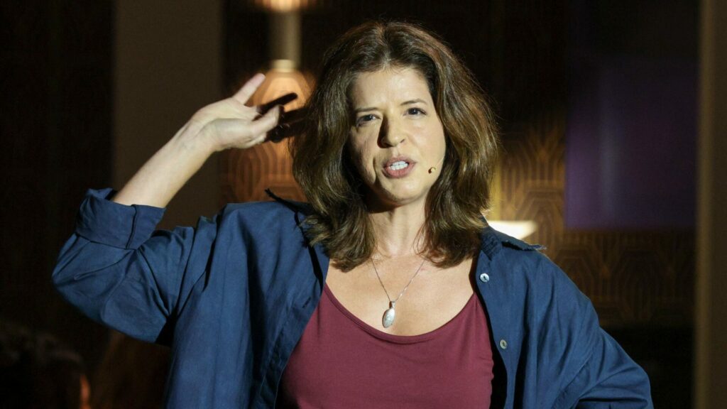 Mariana Santos como Natália em Elas por Elas