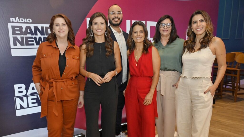 A equipe do Entre Nós, programa da BandNews TV e BandNews FM
