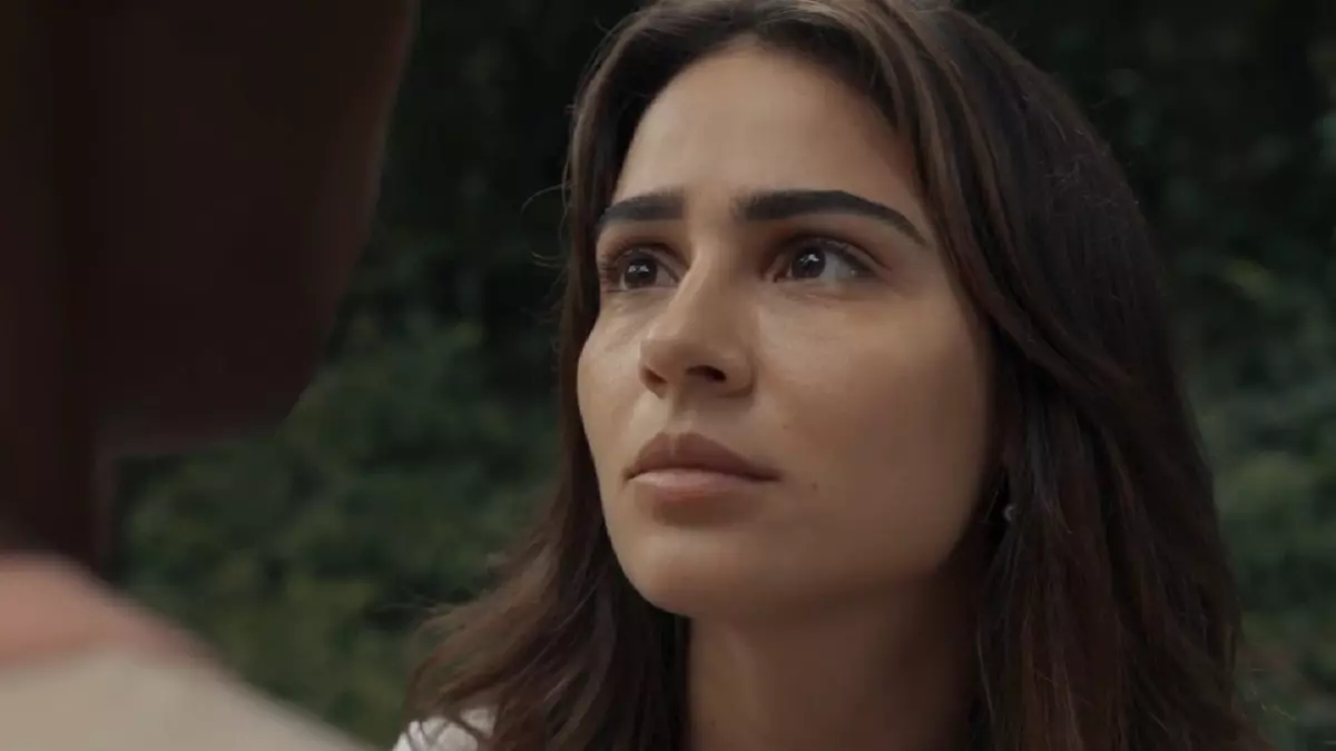 Sandra (Giullia Buscacio) de Renascer