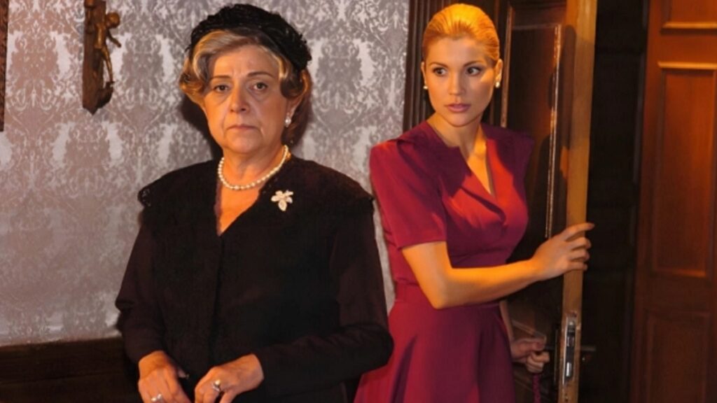 Adelaide (Walderez de Barros) e Cristina (Flávia Alessandra) de Alma Gêmea