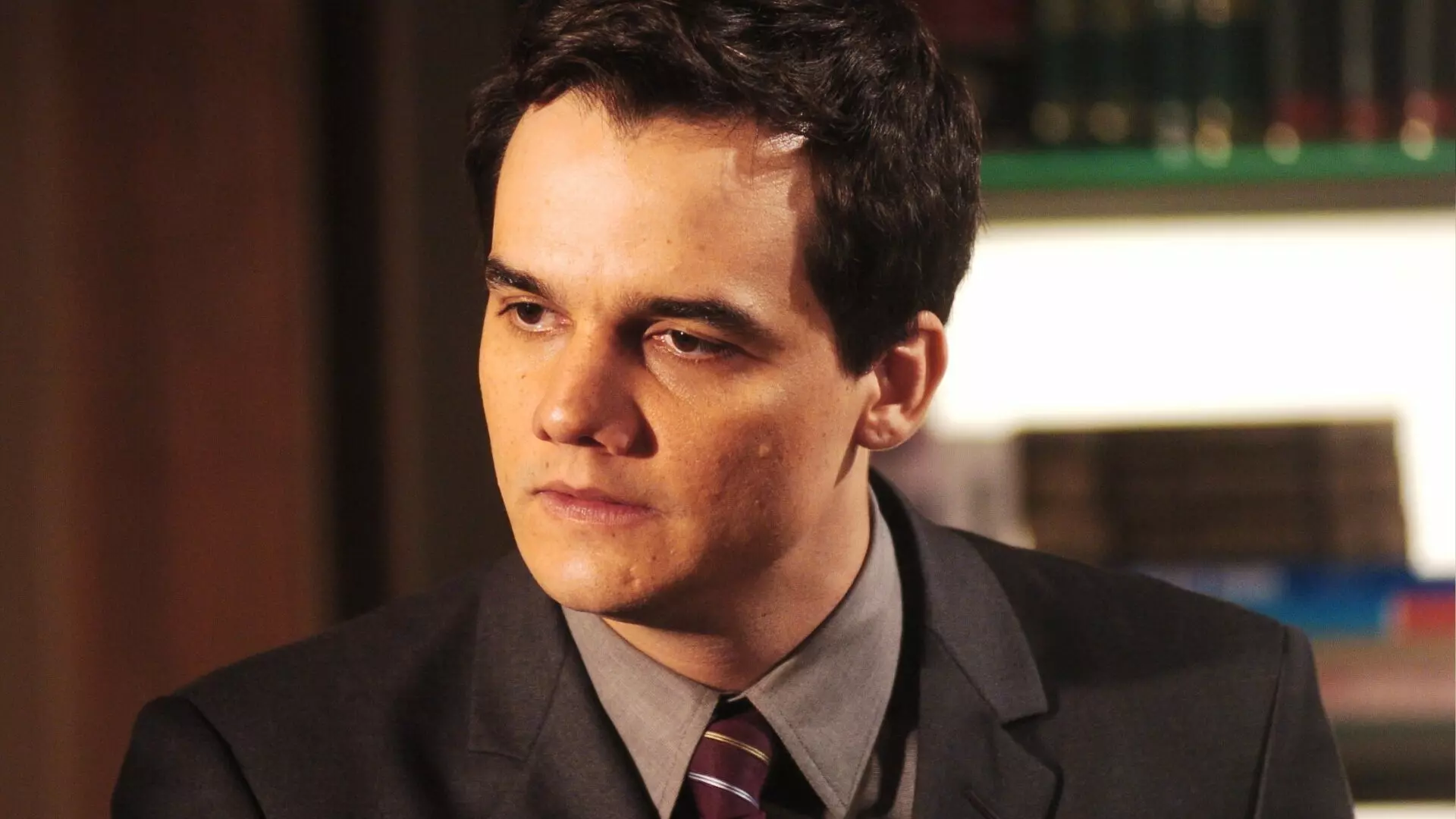 Wagner Moura é Olavo em Paraíso Tropical