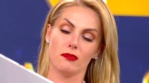 Hickmann acusa ex de ter conta com quase R$ 1 bi