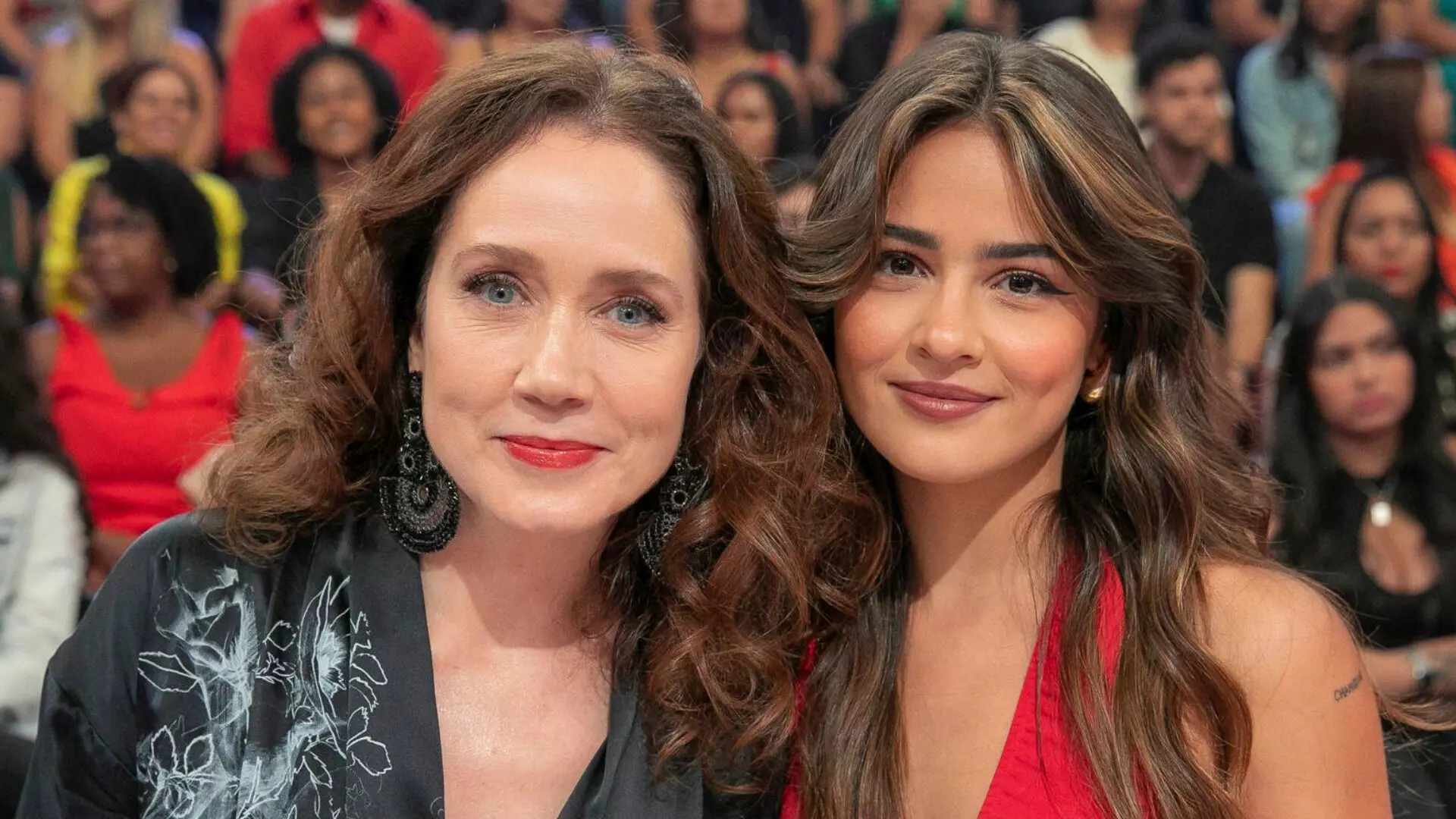 Camila Morgado e Giullia Buscacio