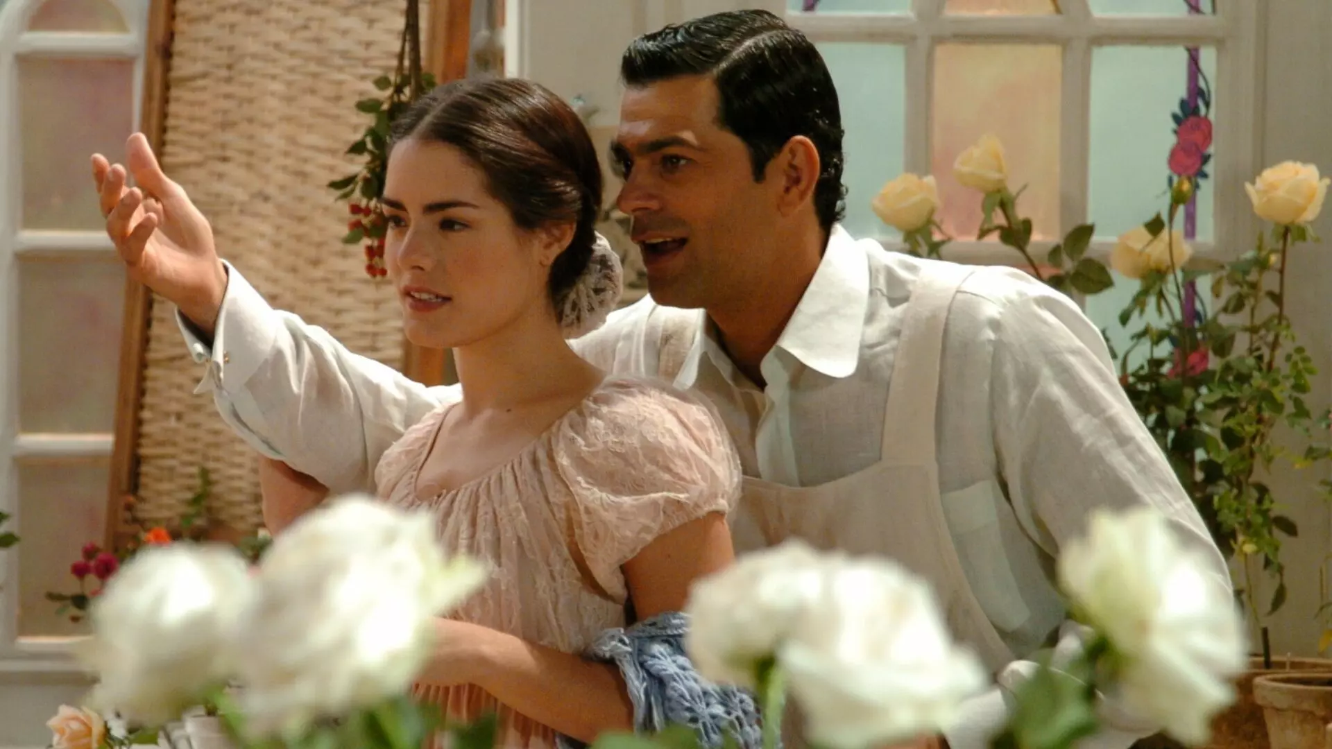 Rafael (Eduardo Moscovis) e Luna (Liliana Castro) em Alma Gêmea