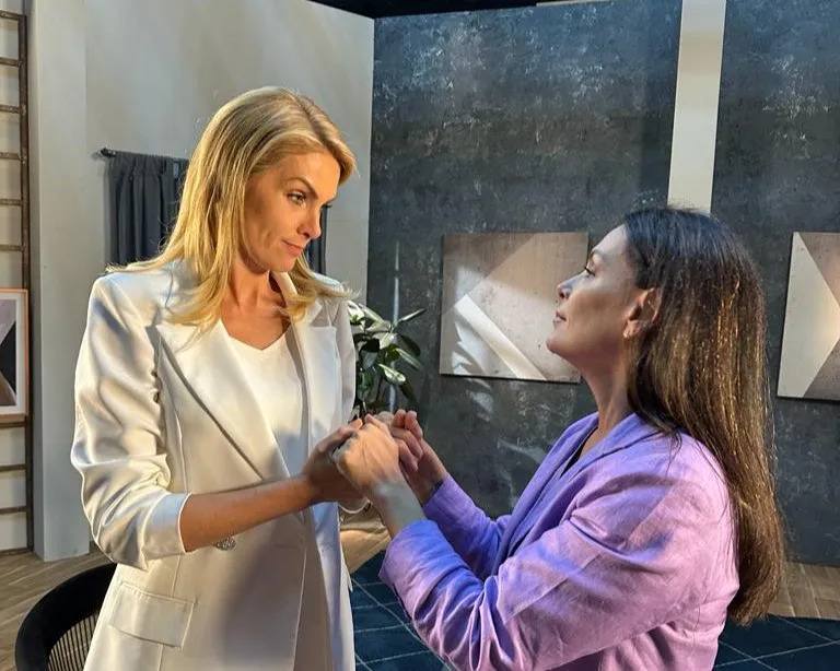 Hickmann se irritou com bronca da Record