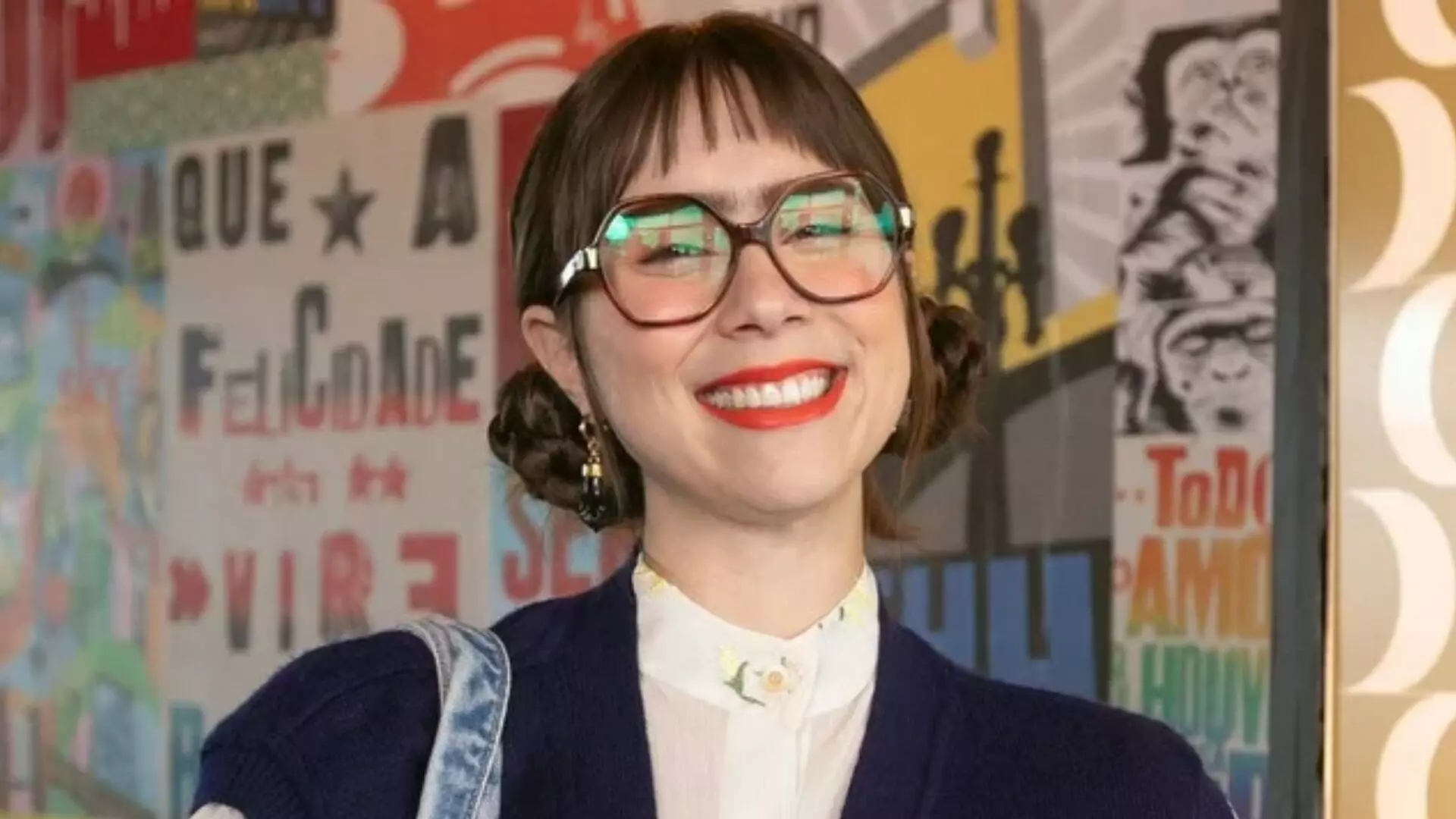 Daphne Bozaski como Lupita em Família É Tudo