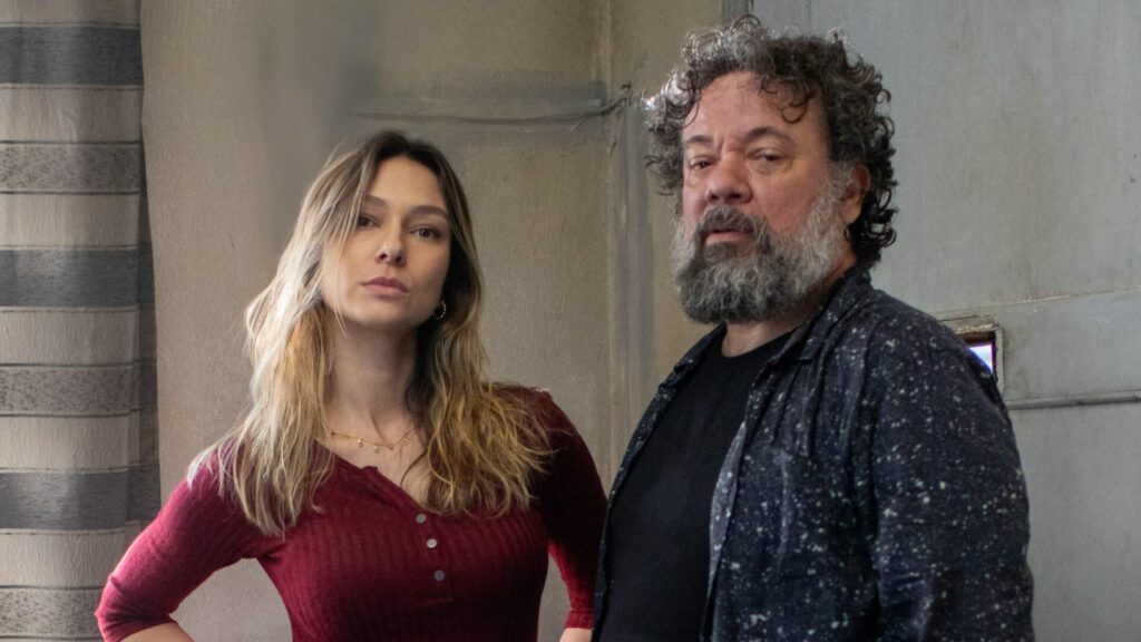 Otto (Marcio Vito) e Marta (Day Mesquita) em Família É Tudo