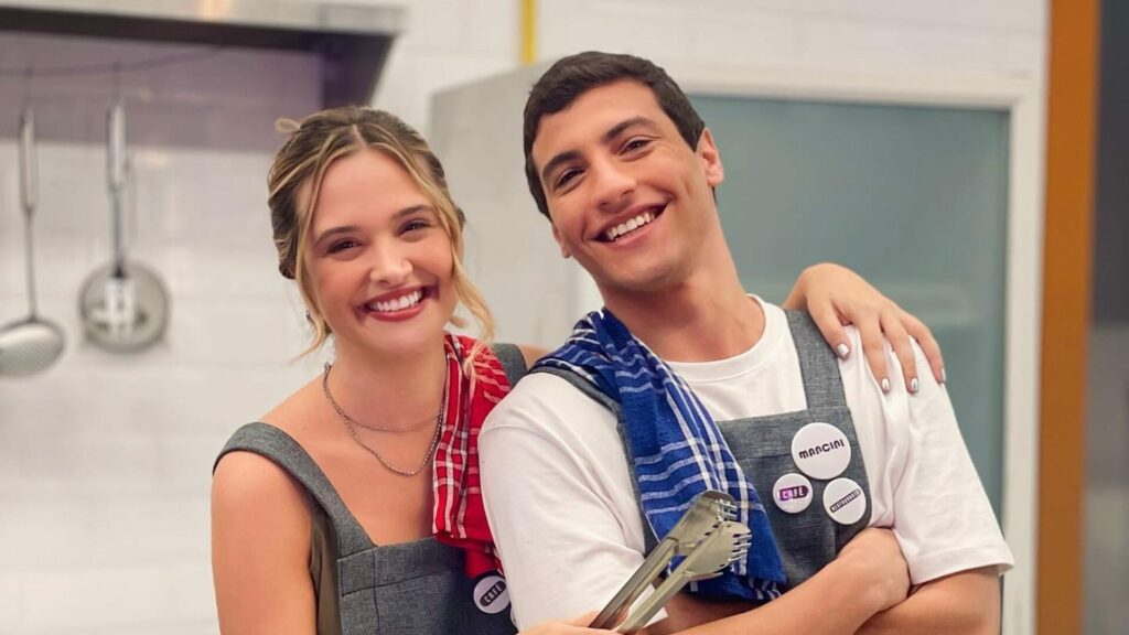 Electra (Juliana Paiva) e Murilo (Henrique Barreira) em Família É Tudo
