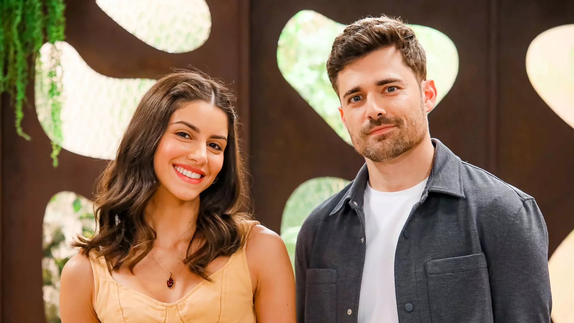 Isabela Souza e Miguel Coelho em A Caverna Encantada