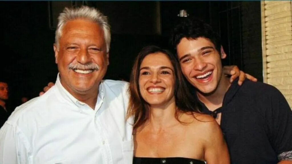Mara Carvalho e Antonio Fagundes com o filho do ex-casal Bruno Fagundes
