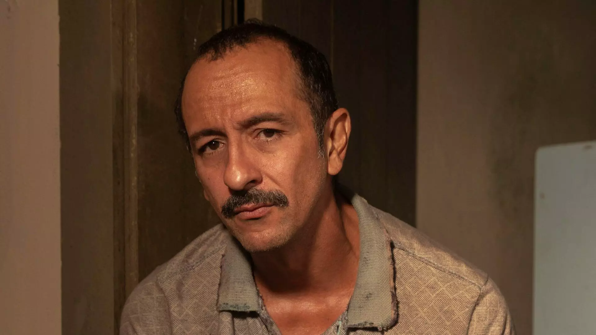 Tião (Irandhir Santos) na novela Renascer