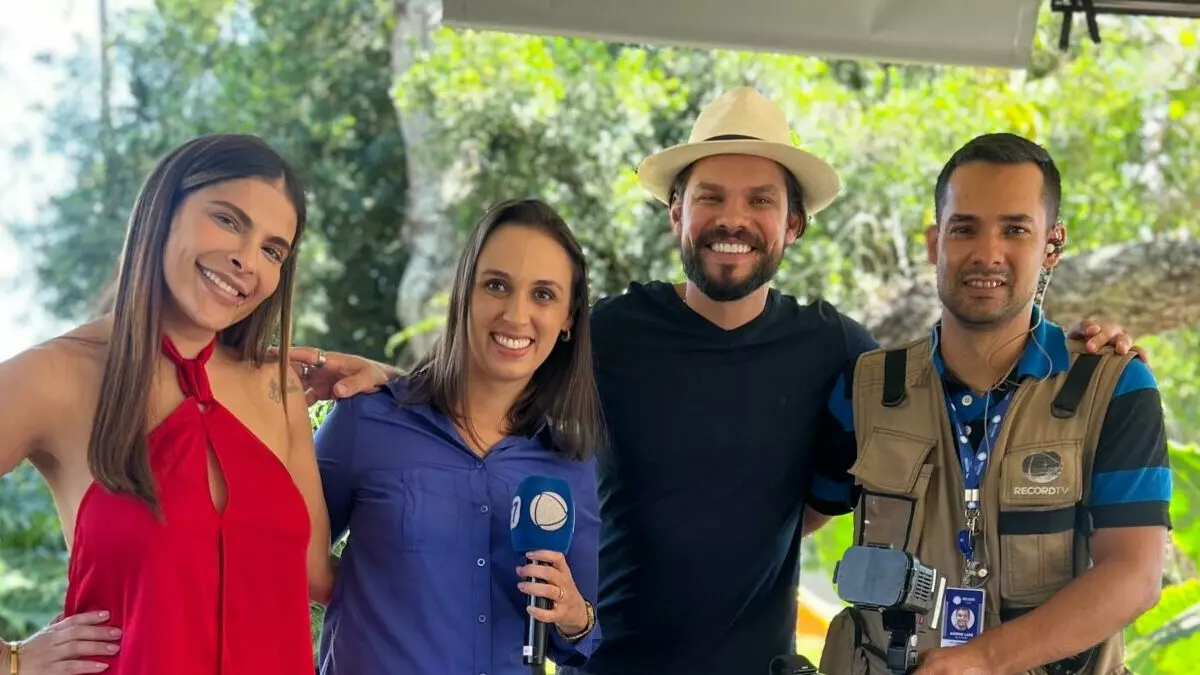 Ex-conquisteiros! Gyselle Soares visita Alexandre Suita em Goiânia