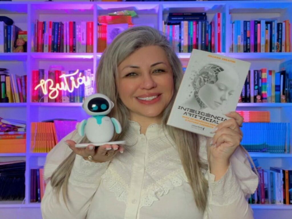 A escritora Juliana Serafim