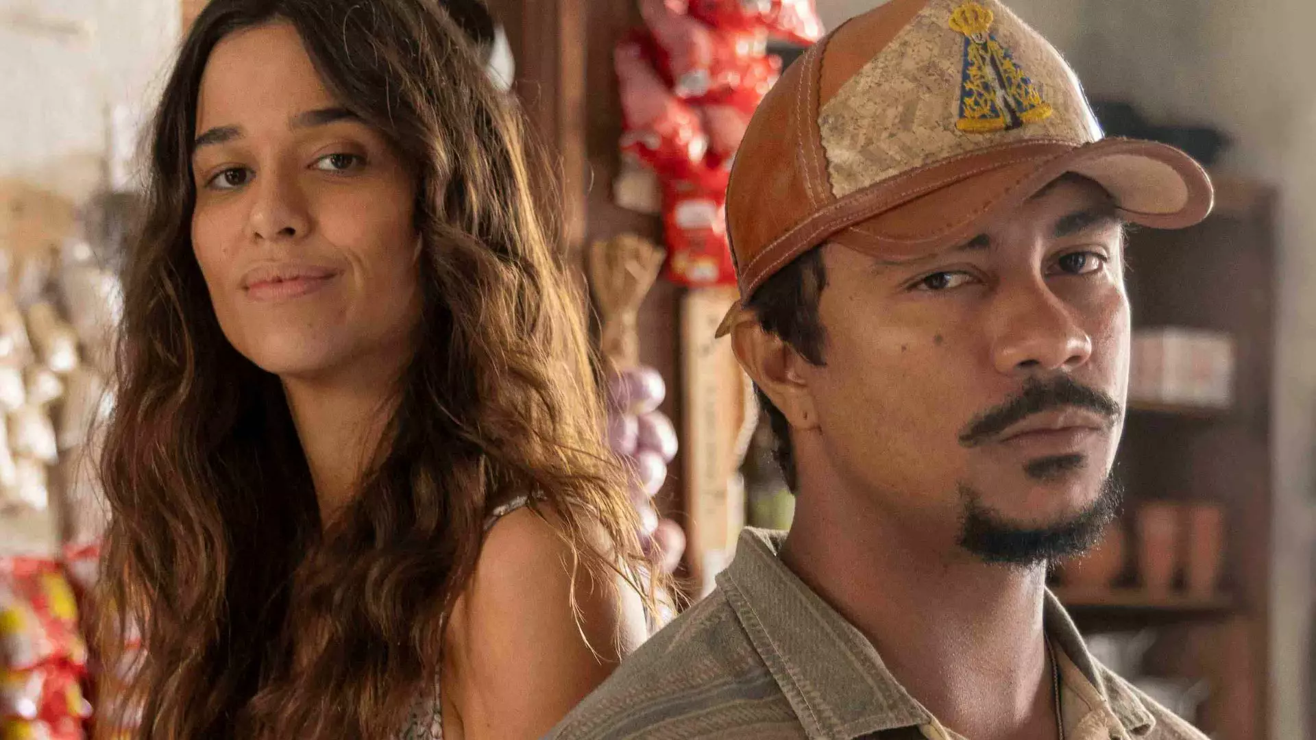 Mariana (Theresa Fonseca) e Damião (Xamã) em Renascer