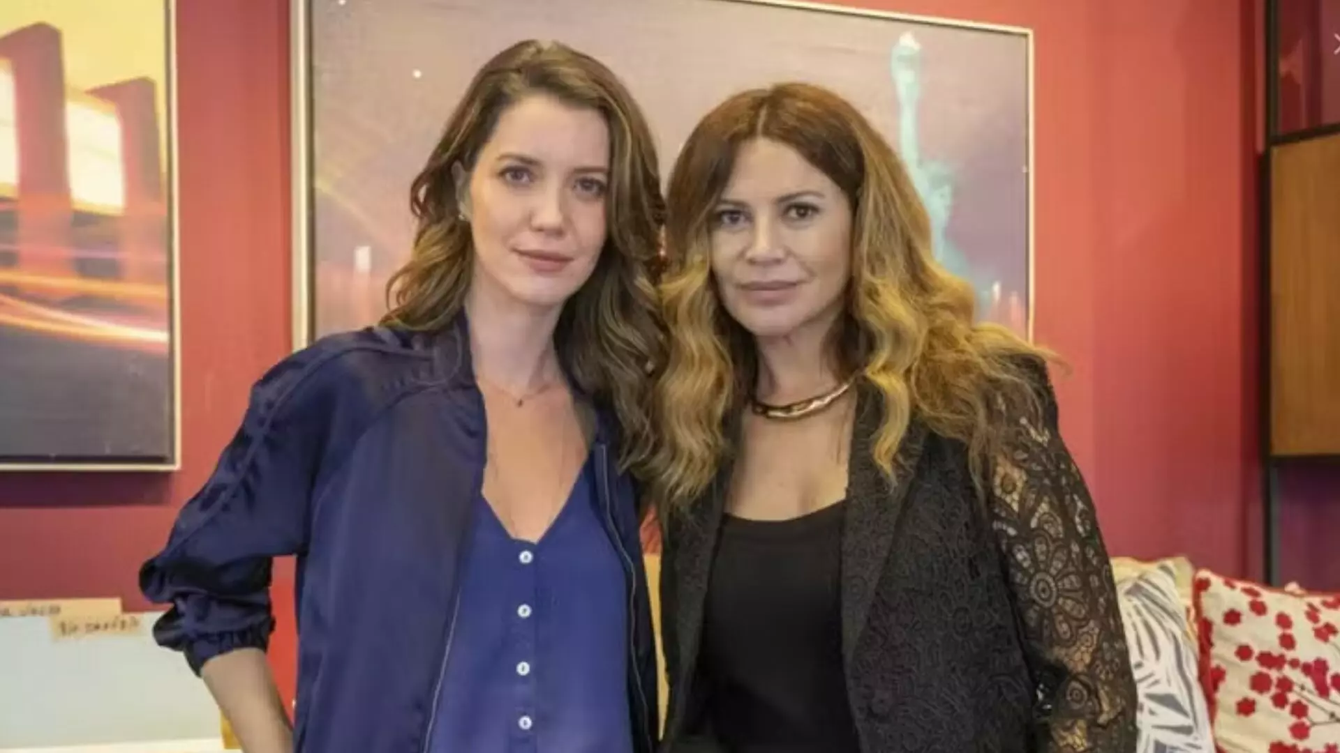 Nathalia Dill e Sílvia Rizzo em Família É Tudo