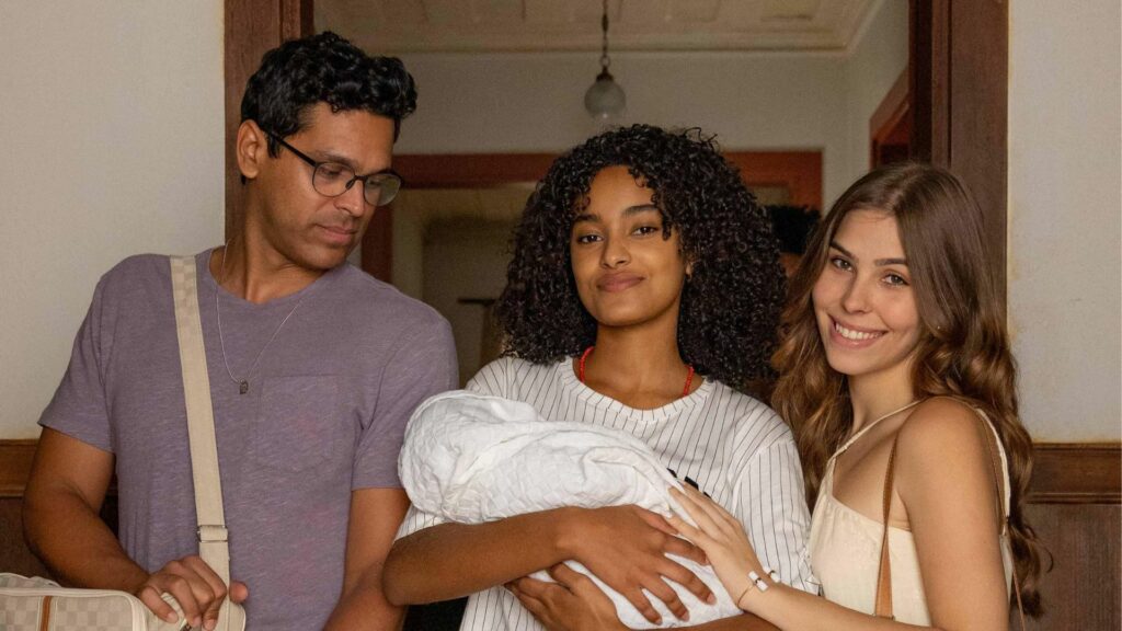 Teca (Lívia Silva), Buba (Gabriela Medeiros) e Augusto (Renan Monteiro) em Renascer