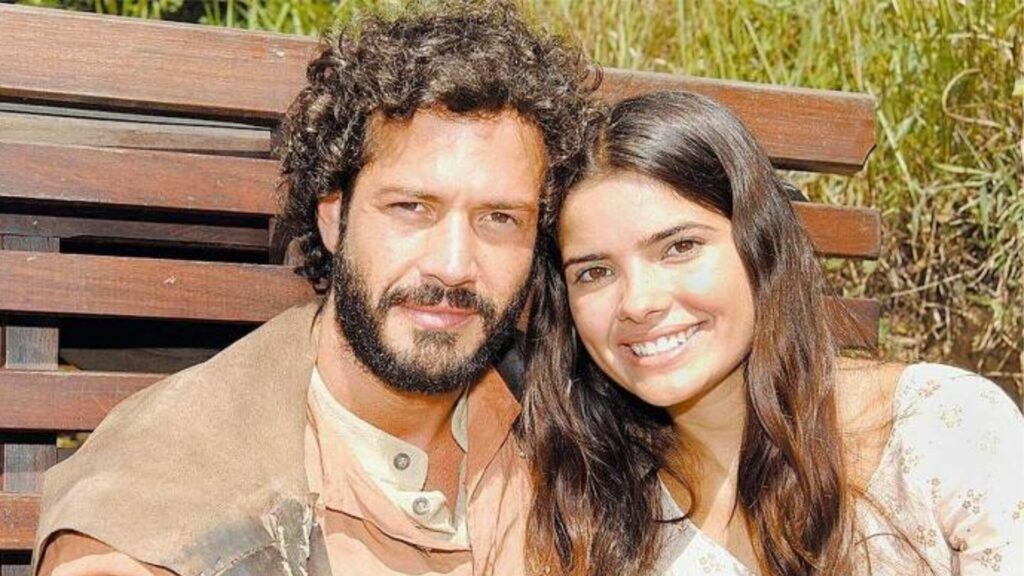 Zuca (Vanessa Giácomo) e Tobias (Malvino Salvador) em Cabocla