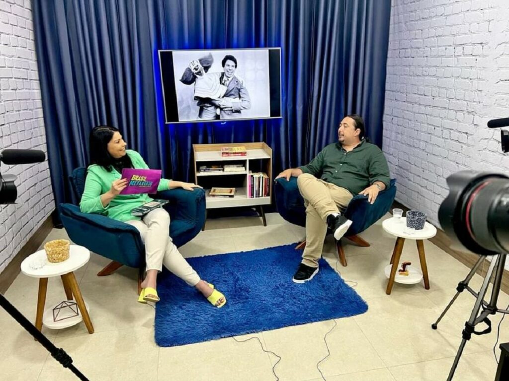 Isabella Kubera e Tiago Ramos e Mattos no programa Brasil Metaverso