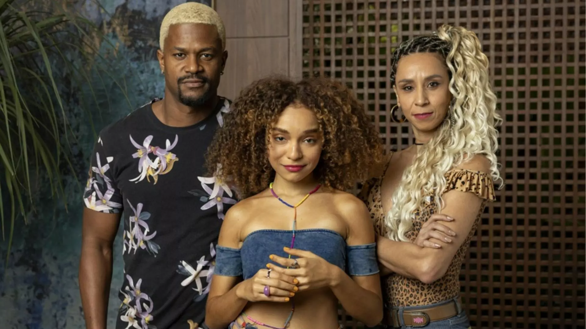 Sirley (Davdi Junior), Evelyn (Gi Fernandes) e Leidi (Thalita Carauta) em Mania de Você