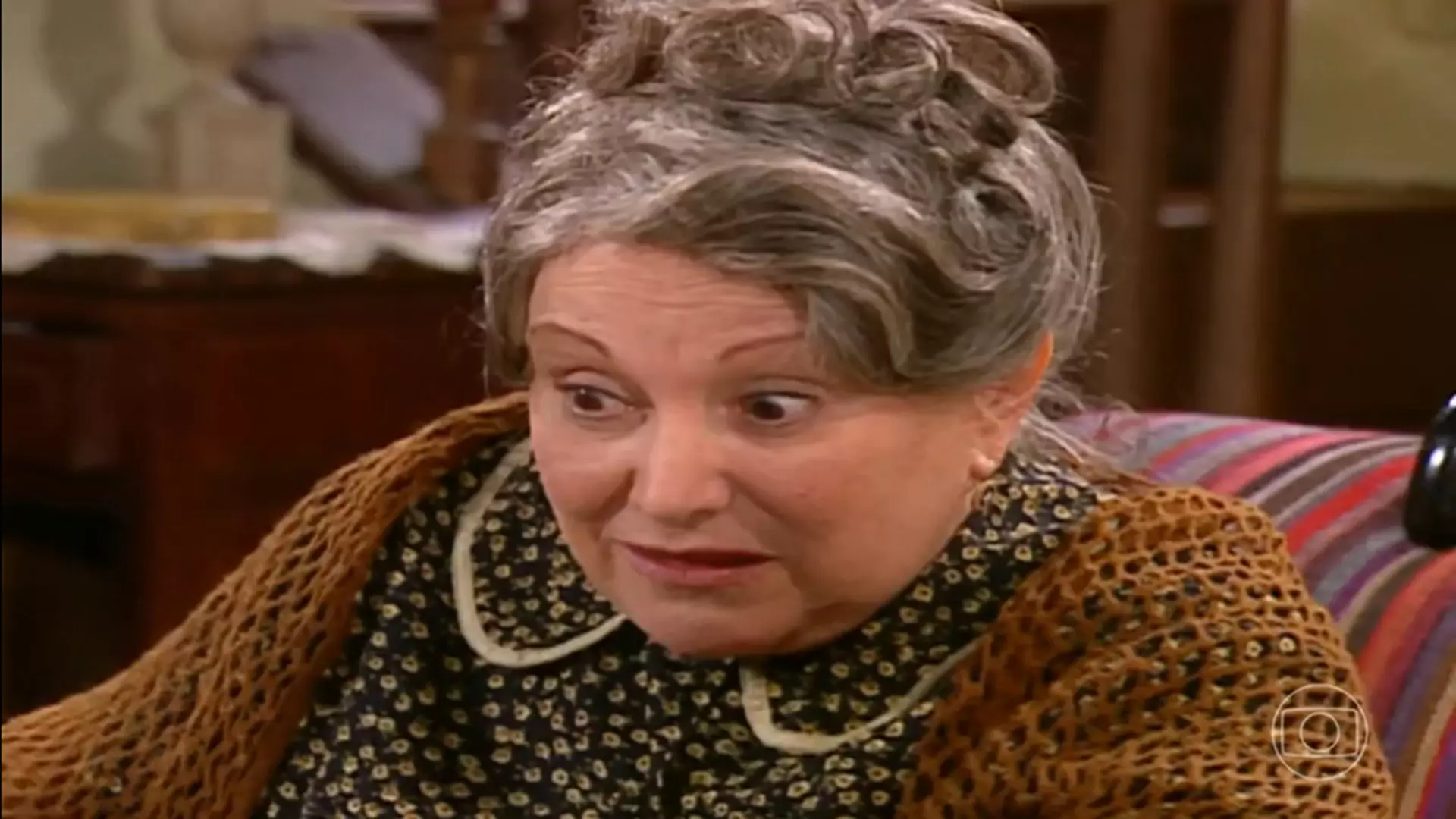 Ofélia ( Nicette Bruno) em Alma Gêmea
