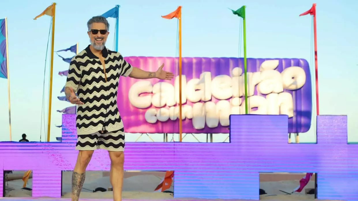 Marcos Mion na temporada versão 2025 do Caldeirão com Mion