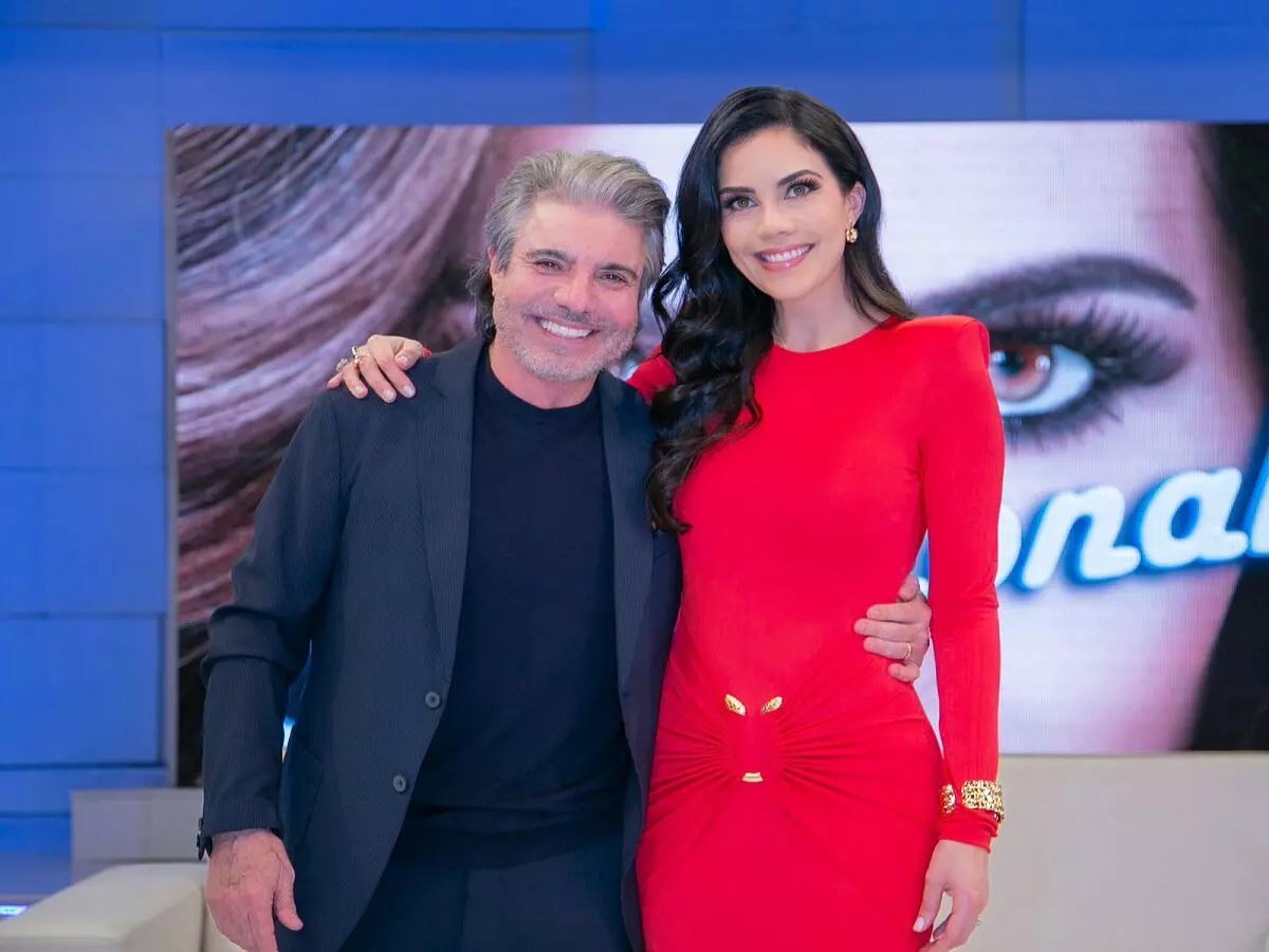 João Kléber e Daniela Albuquerque no Sensacional especial de 25 anos da RedeTV!