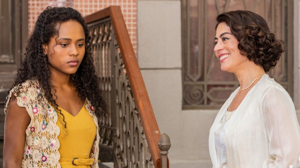 Beatriz (Duda Santos) e Clarice (Carol Castro)
