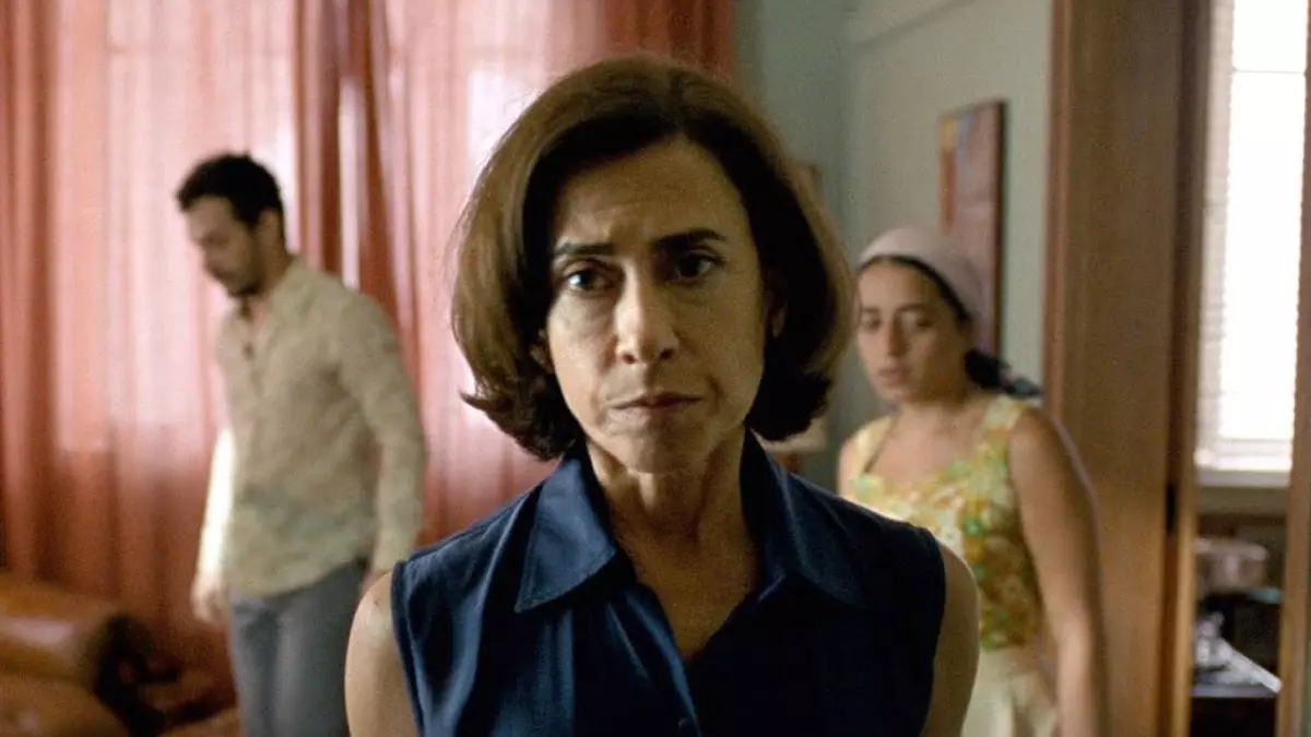 Fernanda Torres como Eunice Paiva no filme Ainda Estou Aqui