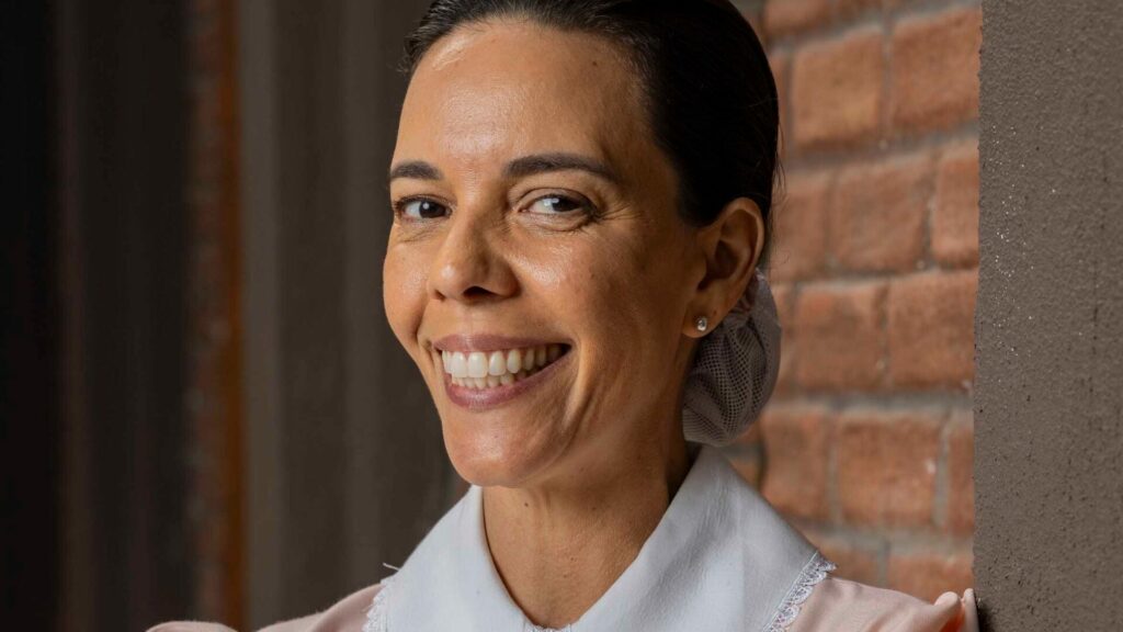 Jacira (Flávia Reis)