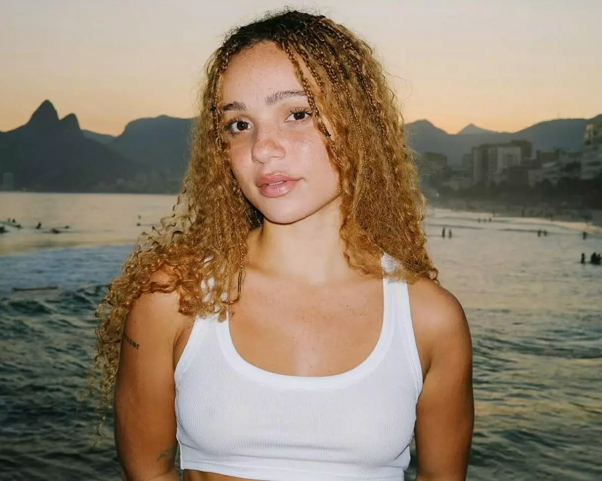 A atriz Letícia Vieira