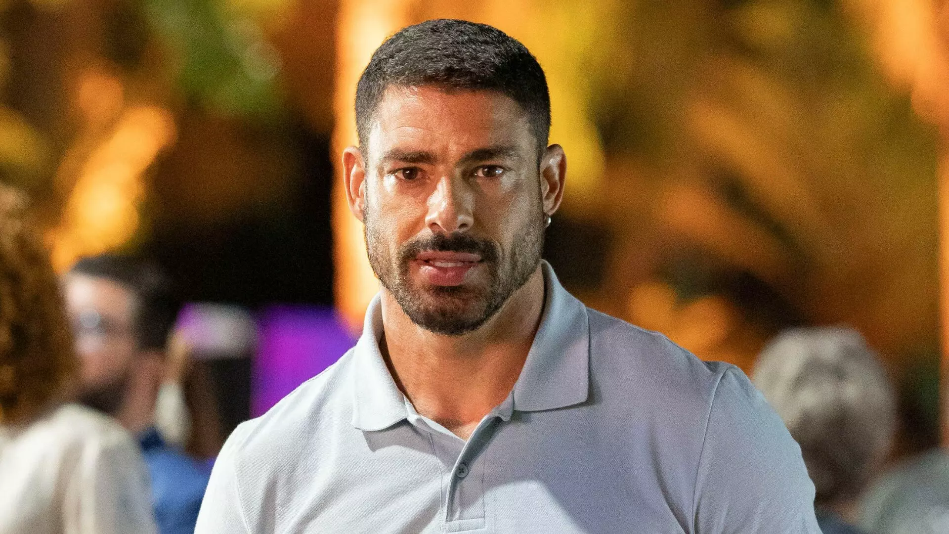 Cauã Reymond (César) em Vale Tudo