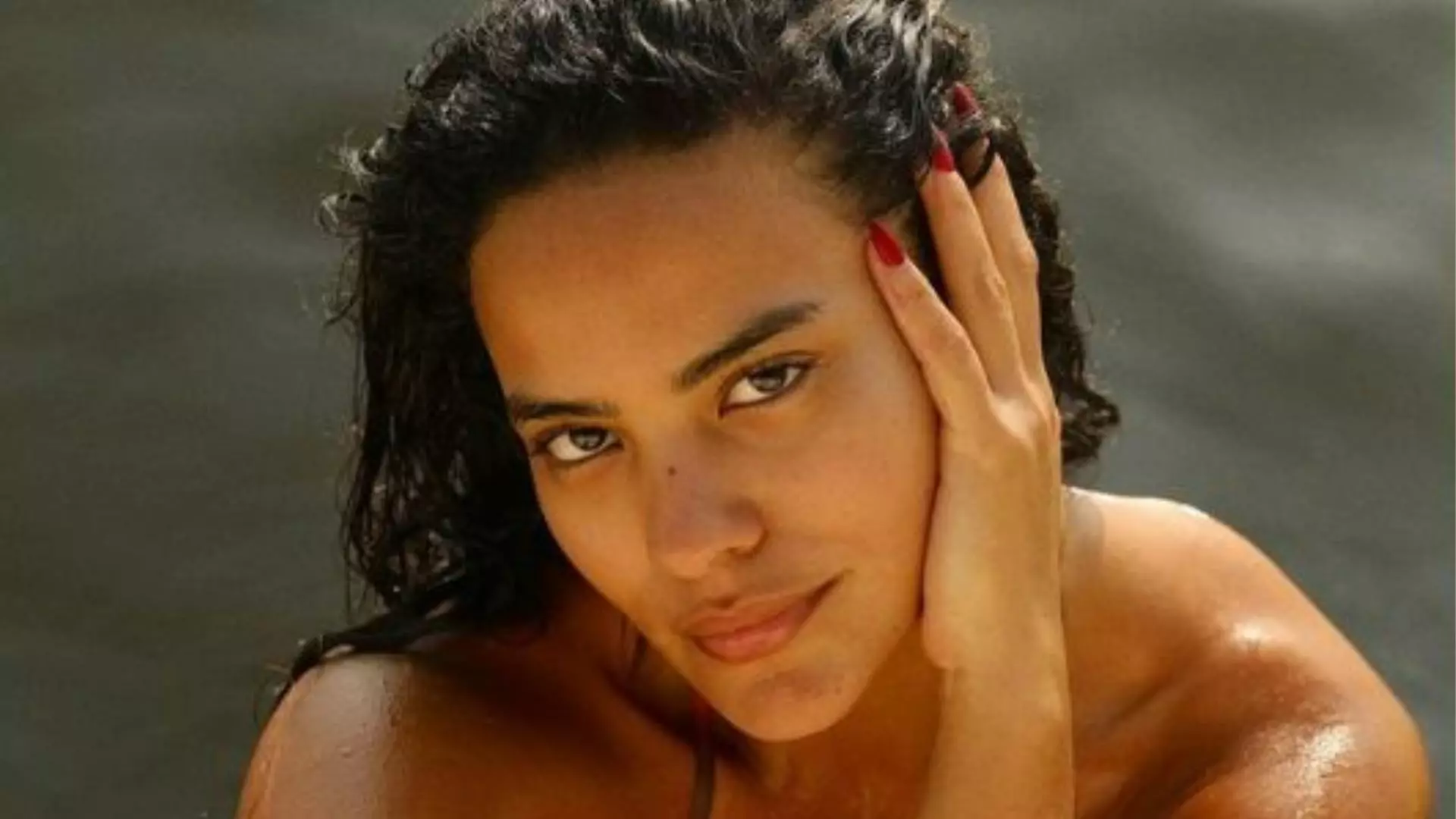 Bella Campos é Maria de Fátima da segunda versão de Vale Tudo