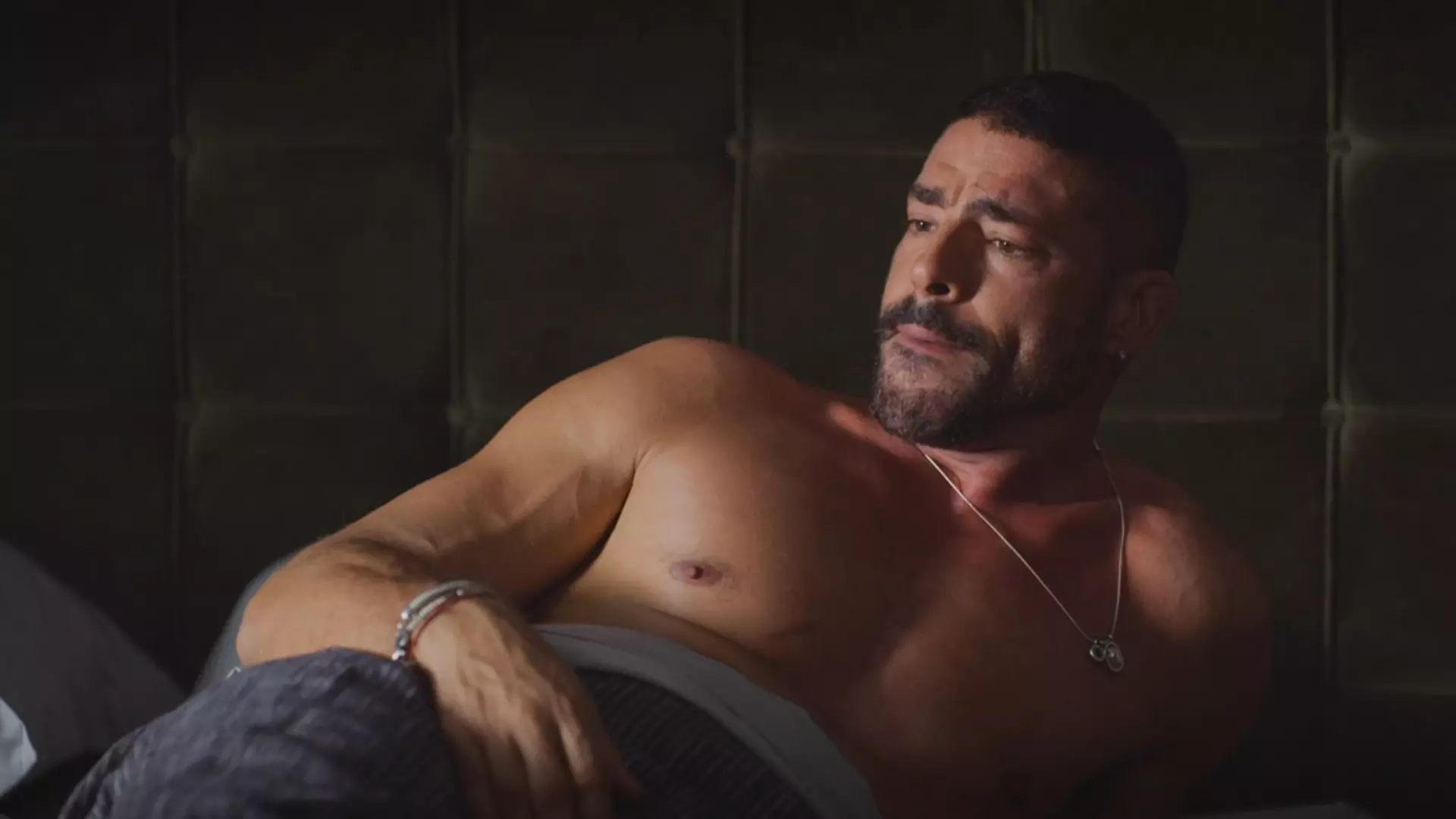 César (Cauã Reymond) de Vale Tudo