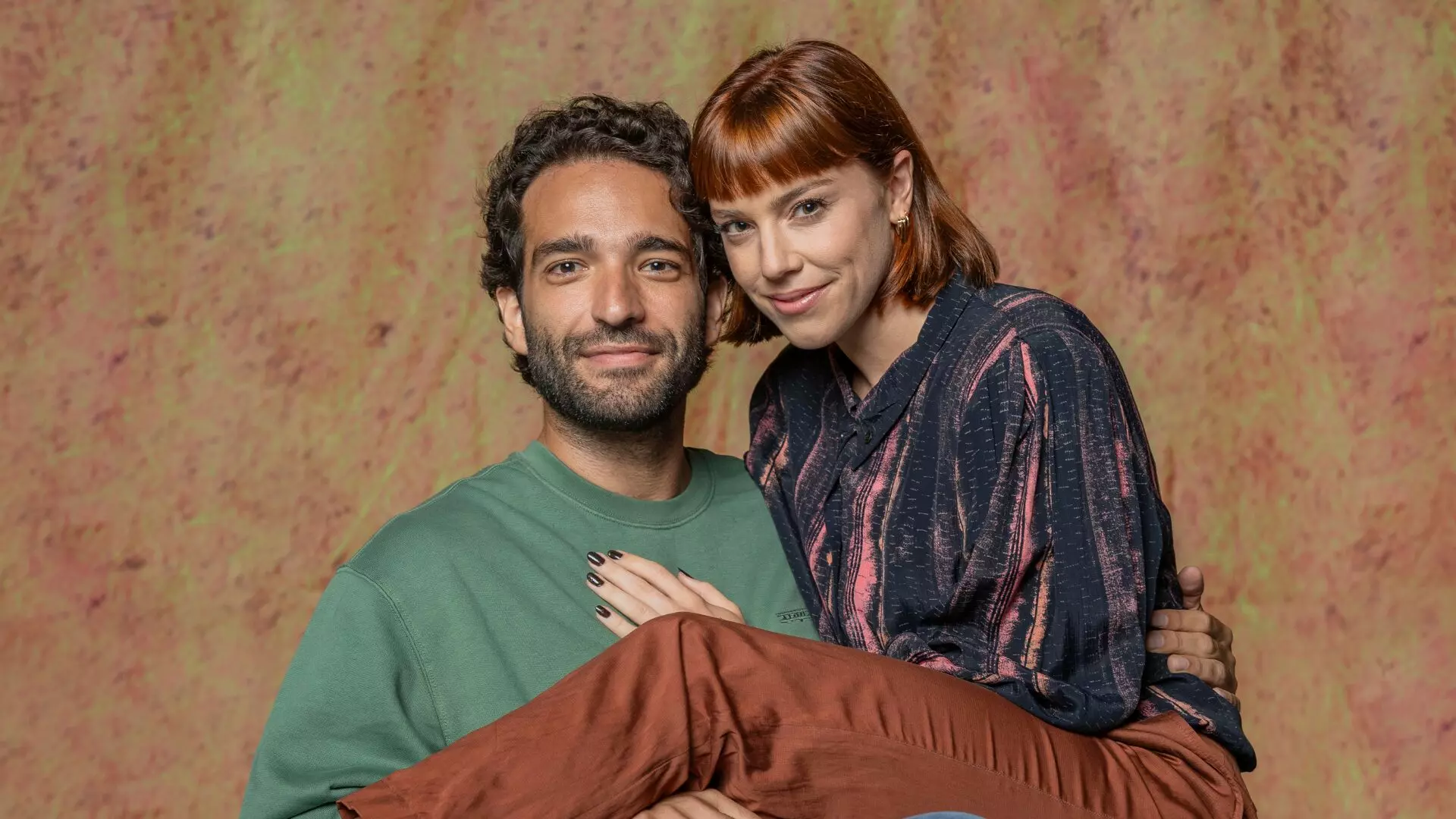 Solange (Alice Wegmann) e Afonso Roitman (Humberto Carrão)