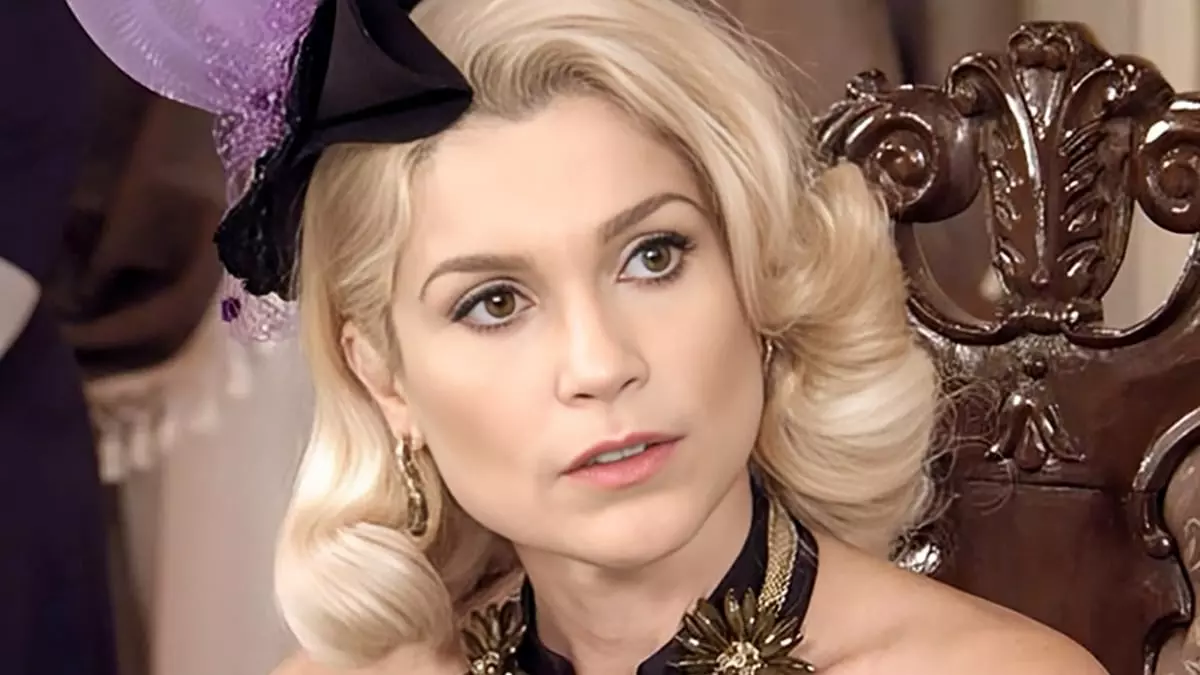 Sandra (Flávia Alessandra) em Êta Mundo Bom!