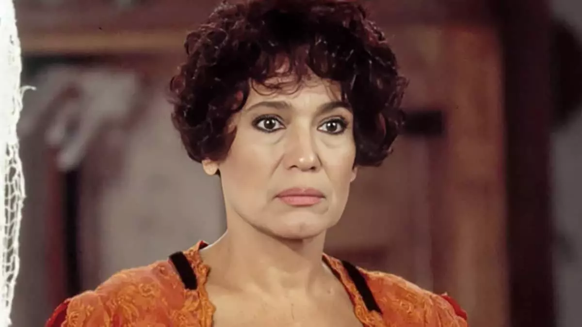 Rubra Rosa (Susana Vieira) em Fera Ferida