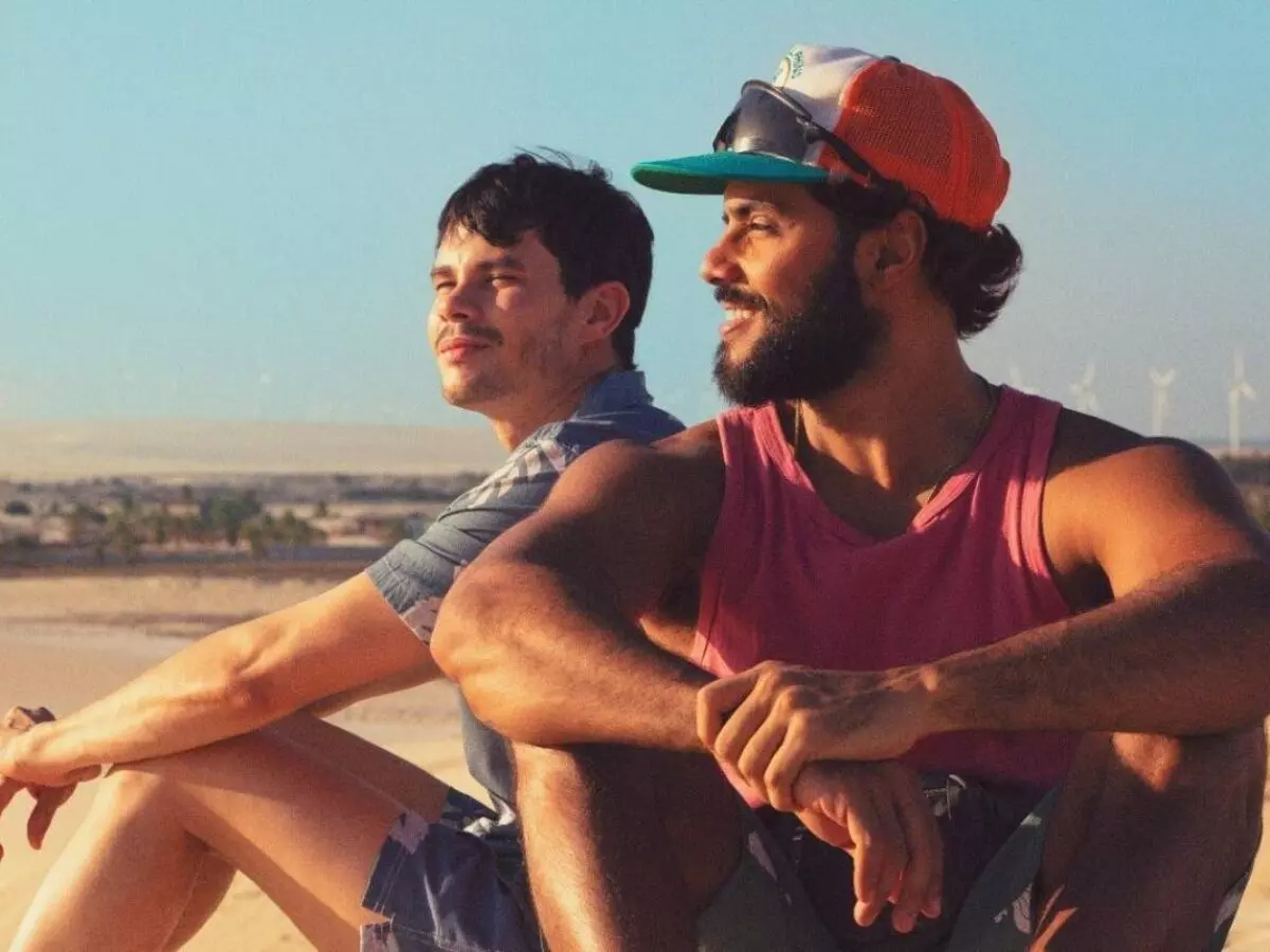 Comédia gay nacional chega a Netflix e diverte o público com referências da internet
