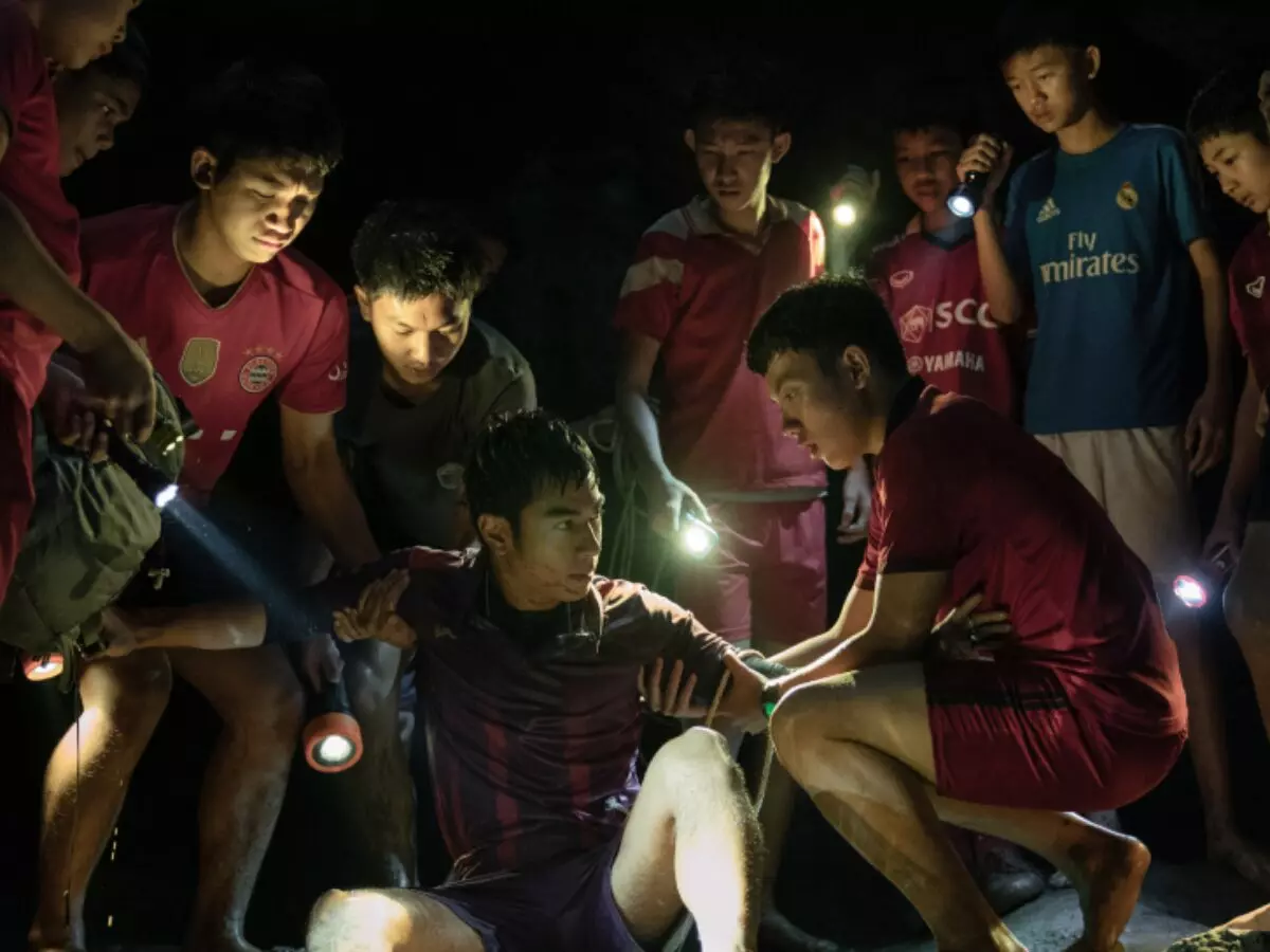 Filme emocionante sobre resgate um time juvenil em uma caverna está disponível no Globoplay