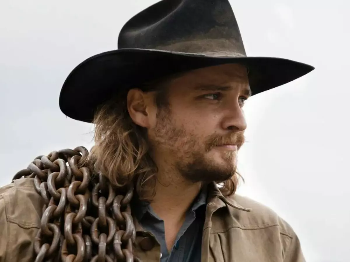 Luke Grimes como Kayce Dutton