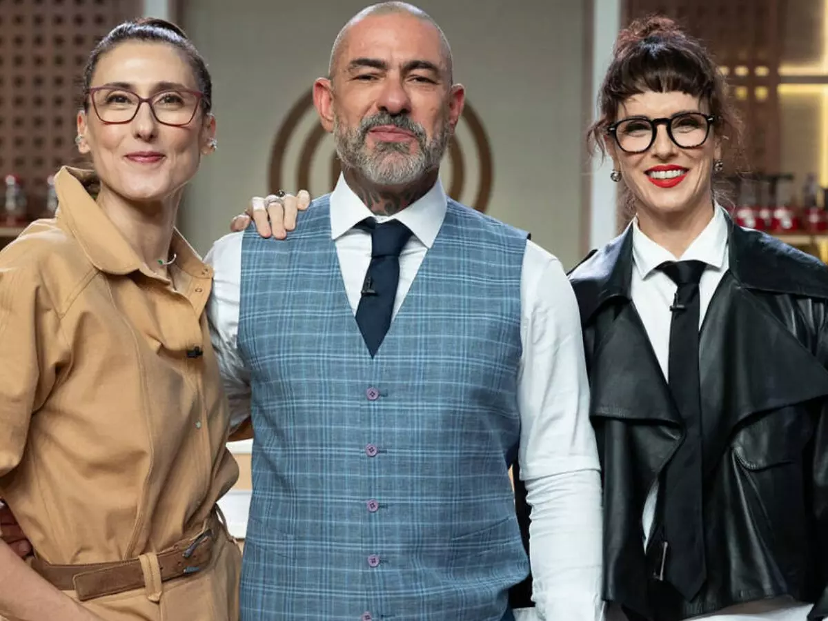 Paola Carosella posa com Henrique Fogaça e Helena Rizzo
