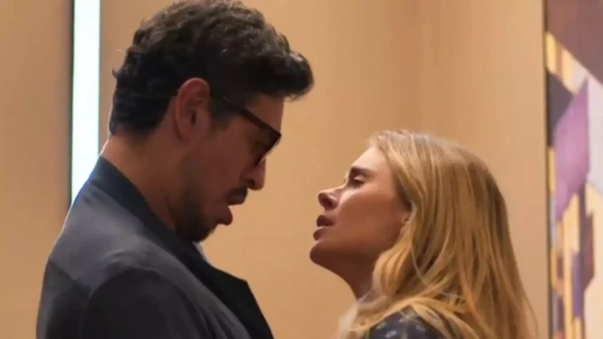 Renato (João Vicente de Castro) e Leila (Carolina Dieckmann) de Vale Tudo
