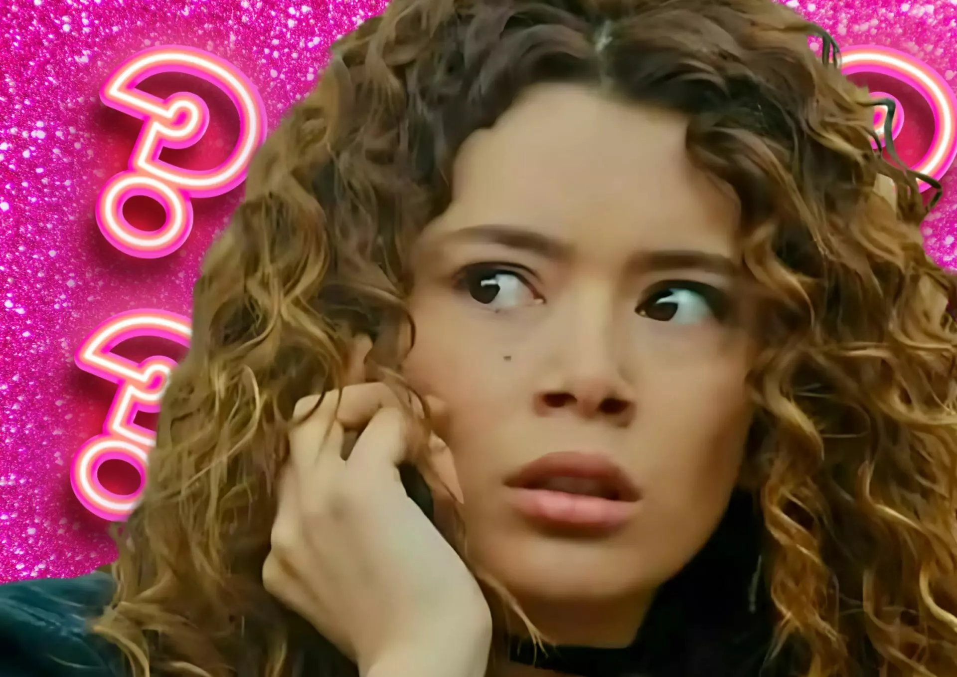 Sirin (Seray Kaya) em Força de Mulher