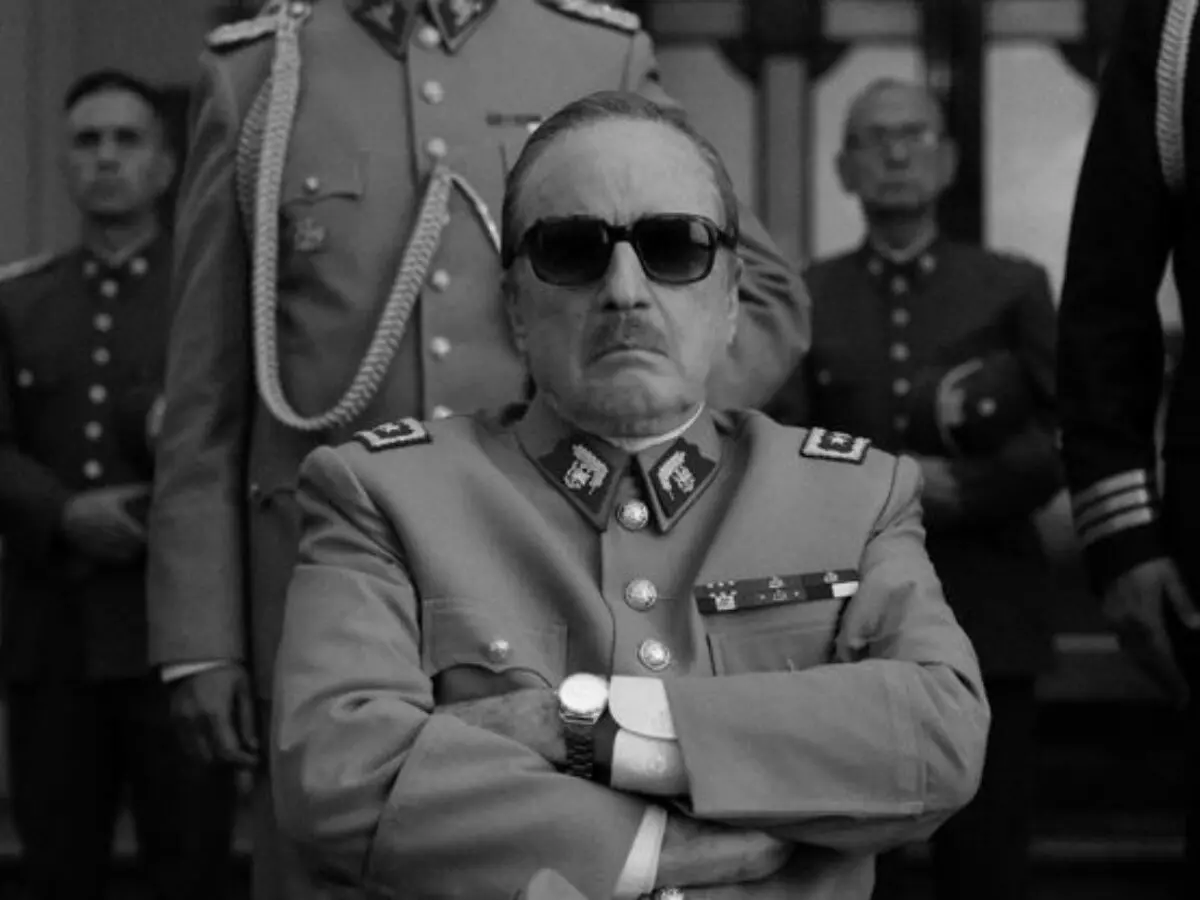 Sátira sombria transforma Pinochet em vampiro na Netflix